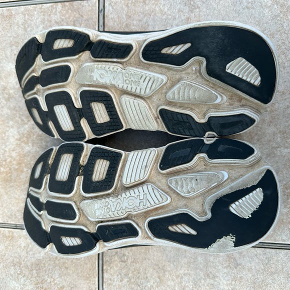 Hoka One One Bondi 7 Running Sneakers Shoes Black White Women's - Picture 11 of 11